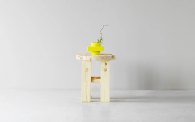 3---2023_Fyr_Stool_Pine_Deko_Object_S2_Lemon