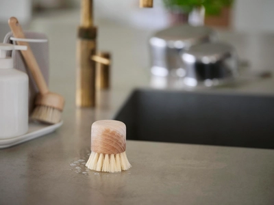 zone-denmark-inu-dishwashing-brush__172811_66281e7-s2500x2500
