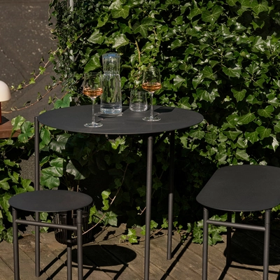 2---Zone-Denmark-Disc-Bank-Tisch-Hocker-Ambiente-2