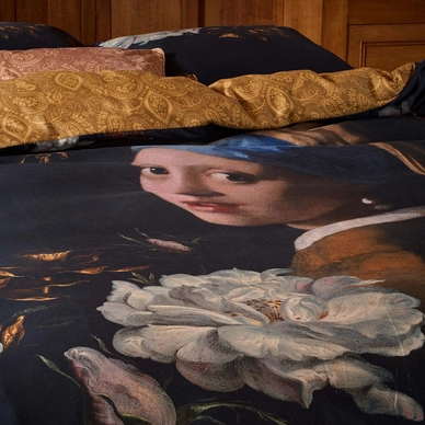 6---Floral_Girl_Duvet_cover_Black_401785_100_105_LR_S3_P