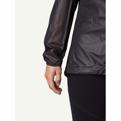 6---Ws-The-Orange-Jacket_True-Black_840004_900_DET_1156_low_c