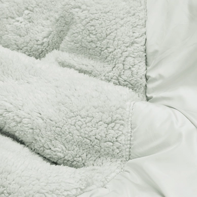 6---FATBOY_hotspot_blanket_foggy_dew_closeup_02_105292