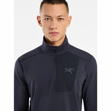 6---Rho-LT-Zip-Neck-Black-Sapphire-Pocket-Detail