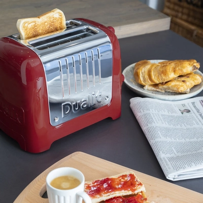 4---lite-toaster-2-slot-red-gloss-lifestyle-web