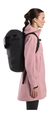 8---S23-X000007099-Granville-25-Backpack-Black-Side-View-Right-_no-bg