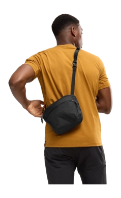 F23-X000006100-Mantis-2-Waistpack-Black-II-Back-View-_no-bg