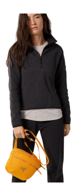F23-X000006100-Mantis-2-Waistpack-Edziza-Detail-_no-bg
