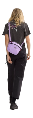 F23-X000006100-Mantis-2-Waistpack-Storm-Glow-Full-Body-_no-bg