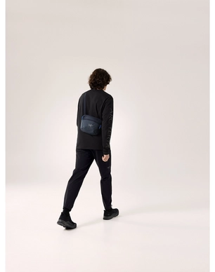6---S24-X000008973-Mantis-2-Waist-Pack-Black-Sapphire-Vitality-Full-Body