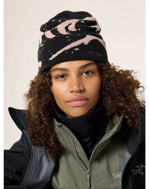 2---S24-X000009253-Grotto-Toque-Black-Alpine-Rose-Front-View