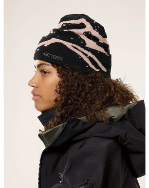4---S24-X000009253-Grotto-Toque-Black-Alpine-Rose-Side-View