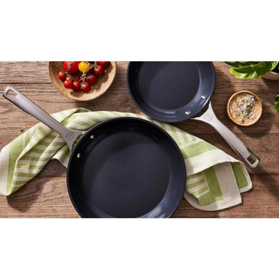le-creuset-non-stick-ceramic-sfeerfoto-koekenpan