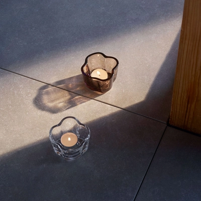 4---1051194_iittalaemea_04_iittala-aalto-tealight-candleholder-linen