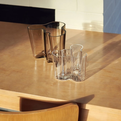 3---1051436_iittalaemea_04_iittala-aalto-vase-160mm-linen