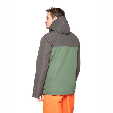 6710592_468_model_back-half_01