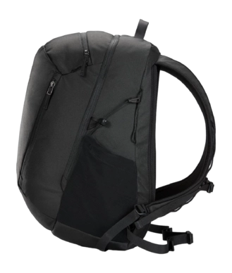 3---Mantis-26-Backpack-Black-Side-Left-_no-bg