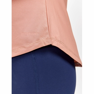 7---2807_5df8bbe9cc-1911242-791000_core-essence-ss-tee-w_closeup5-original