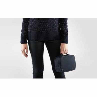7---F23784_SS19_fvrd_kanken_toiletry_bag_fjaellraeven_21