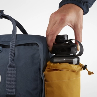 7---Kanken_Bottle_Pocket_23793-160_H_DETAIL_FJR