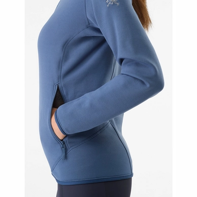 7---Kyanite-Hoody-Moonlit-Women-s-Pocket-Detail