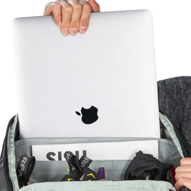 7---Transporter_Zip_Padded laptop and tablet sleeve