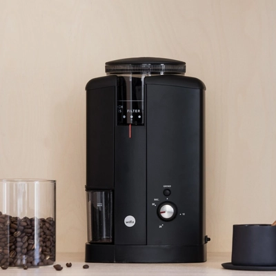 8---CoffeGrinder_Classic-Aroma_CGWS-130B_Environment-Beige_Hor_65d31eedea0074.19902859