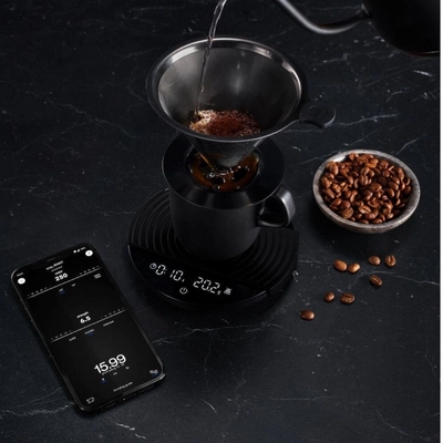 6---kitchen-scale_uni_ks1b-t2_environment_app_pourover_sqr_638f2a245aaa38.76504041