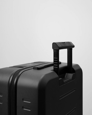 Ramverk_20Check-in_20_20Luggage_20Medium_20Black_20Out-2
