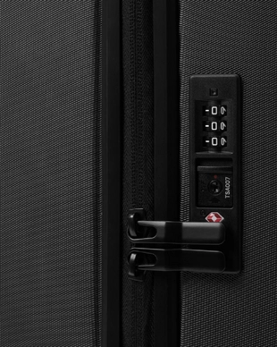 6---Ramverk_20Front-access_20Carry_20On_20Black-3_231f55c8-08e6-4994-90c4-1b63c69ac527