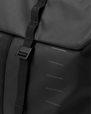 5---Essential_Backpack_12L_Black_Out_Db_3