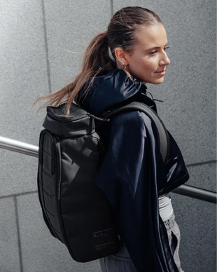 Hugger_2020l_20Black_20Out