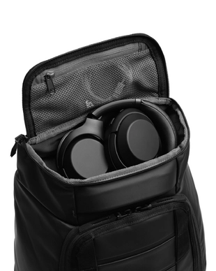 5---Hugger_2020l_20Black_20Out-4
