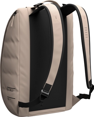 4---Hugger_15L_Backpack_1000173101501_FogbowBeige_4_lowres