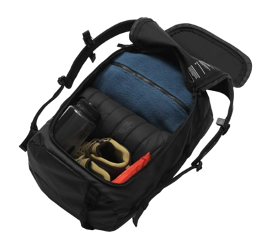 4---Roamer_Duffel_40L_packing_3-_no-bg