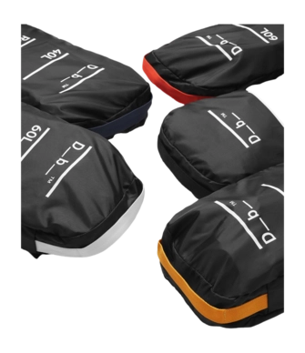 7----Roamer_Duffel_60L_packing_8-_no-bg