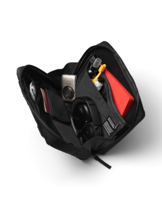 6---Essential_20Travel_20Organizer_20Black_20Out-4
