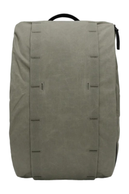 2---Hugger_Base_Backpack_15L_Forest_Green_3