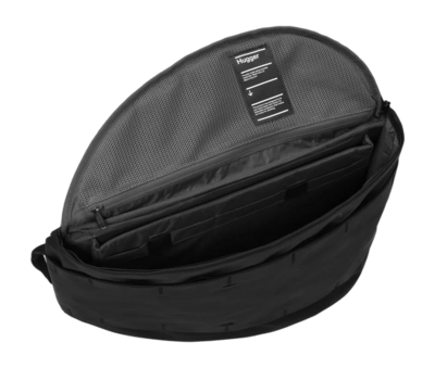 4---Hugger_Base_Backpack_15L_Forest_Green_6