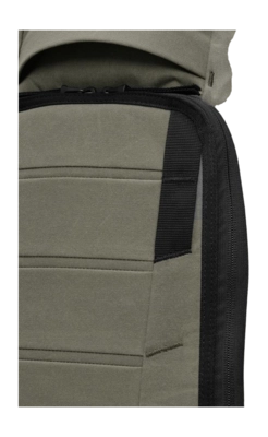 5---Hugger_Backpack_30L_Forest_Green_10