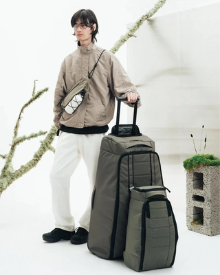 4---Hugger_Roller_90L_Forest_Green_2
