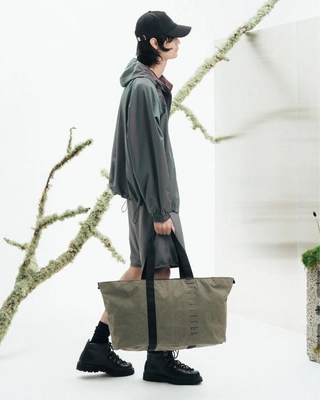4---Essential_Tote_40L_Forest_Green_2