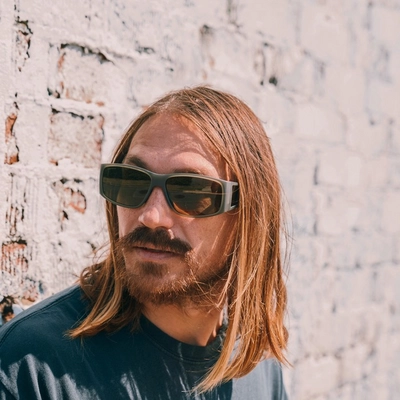 monroe-peak-sunglasses_matteMossCrystal_ls01