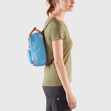 kanken_rainbow_mini_23621-508-907_e_model_fjr