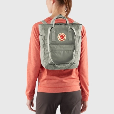 2---kanken_totepack_23710-021_c_model_fjr