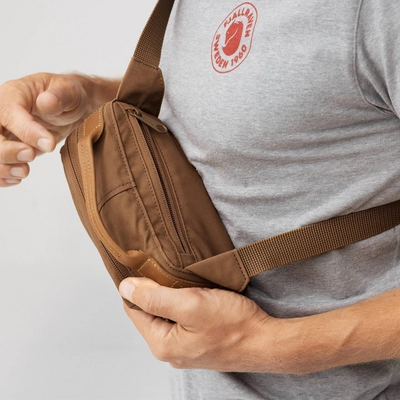 kanken_no_2_hip_pack_23200284-238_f_model_fjr