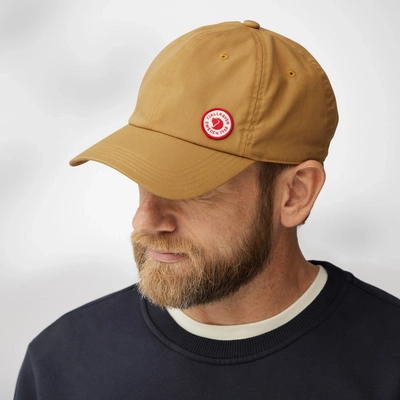 fjallraven_logo_cap_13100181-232_c_model_fjr