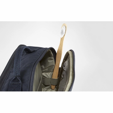 8---F23784_SS19_fvre_kanken_toiletry_bag_fjaellraeven_21