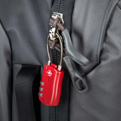 8---Rolling Transporter Carry-On_Lockable zippers