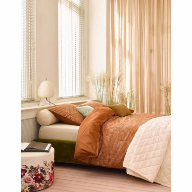 8---anneclaire_pouf_sand_401607_458_193_lr_s4_p