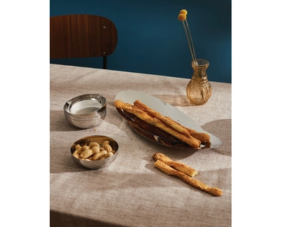 alessi-octave-mand-voor-brood-en-soepstengels (3)